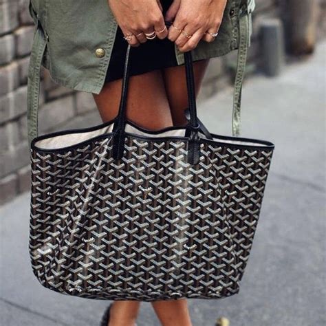 goyard tote cost